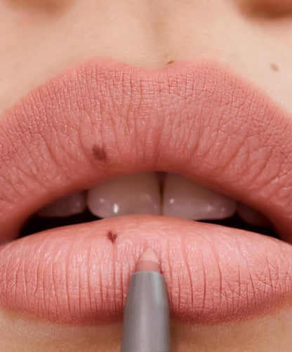 Perfect Pout Sculptor